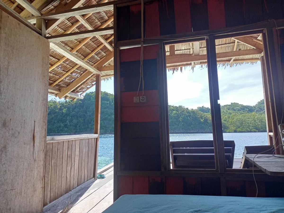 Meos Ambower Homestay Raja Ampat Fam Dış mekan fotoğraf