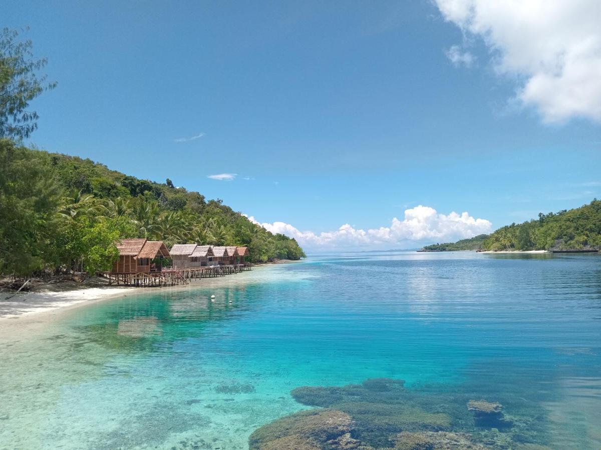Meos Ambower Homestay Raja Ampat Fam Dış mekan fotoğraf