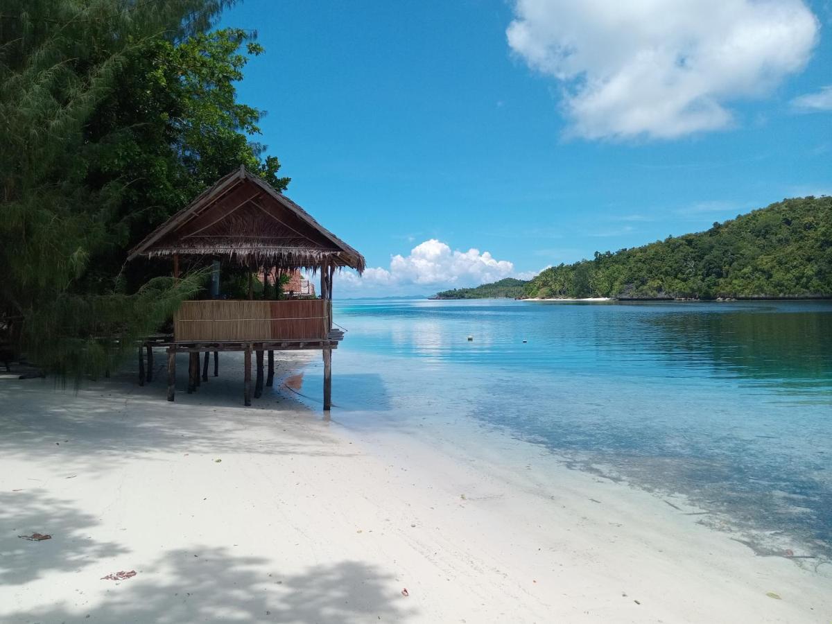 Meos Ambower Homestay Raja Ampat Fam Dış mekan fotoğraf