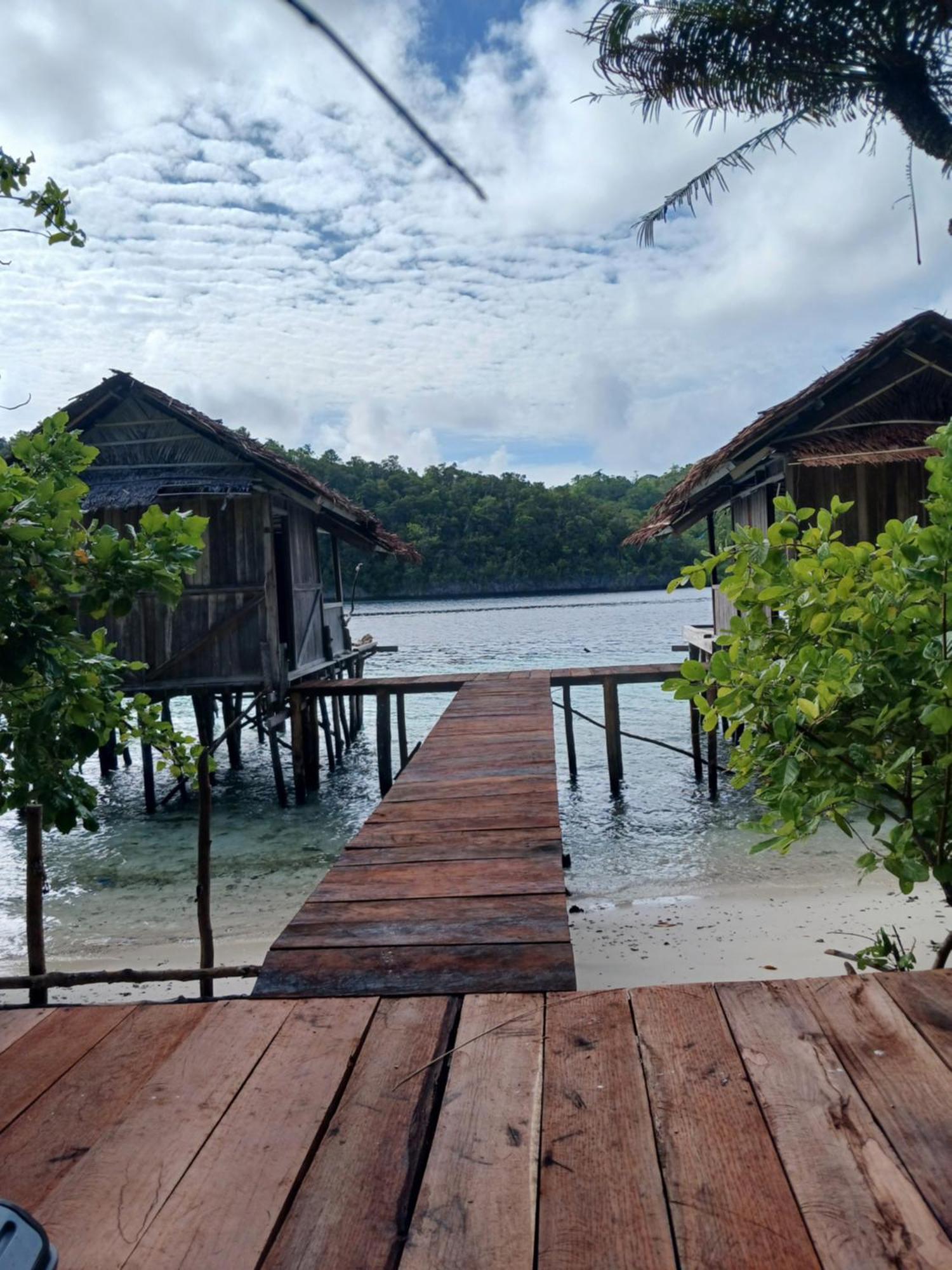 Meos Ambower Homestay Raja Ampat Fam Dış mekan fotoğraf