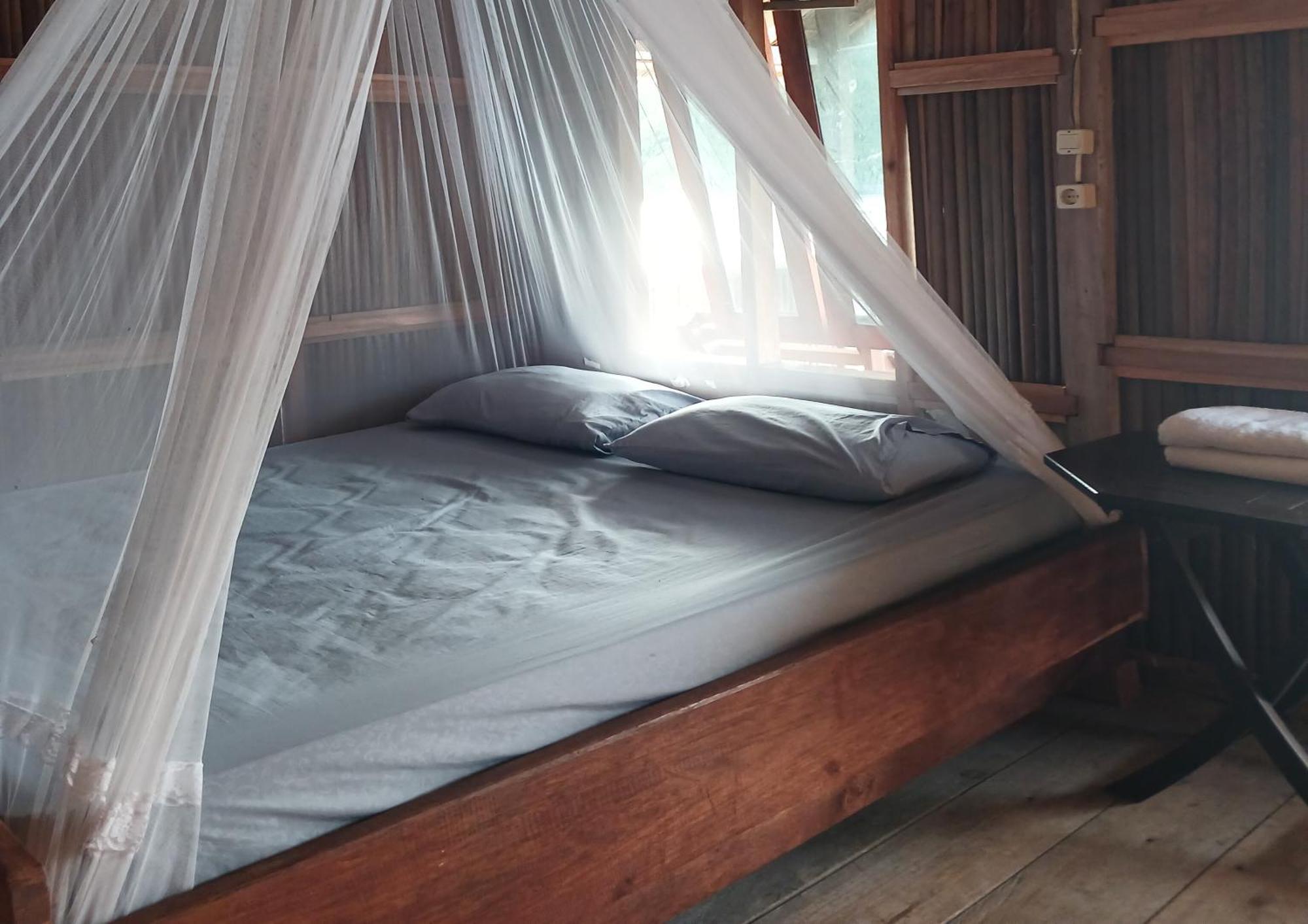 Meos Ambower Homestay Raja Ampat Fam Dış mekan fotoğraf
