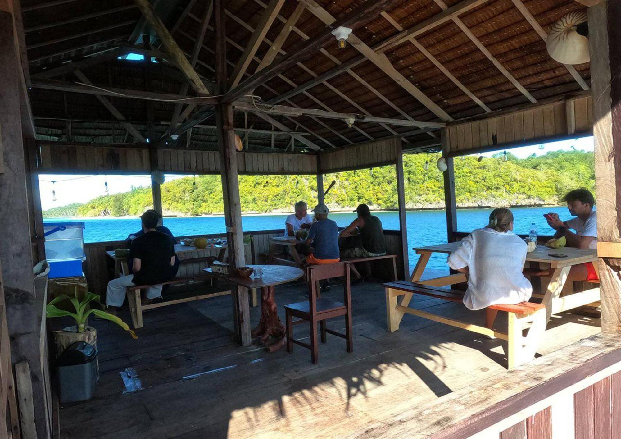 Meos Ambower Homestay Raja Ampat Fam Dış mekan fotoğraf